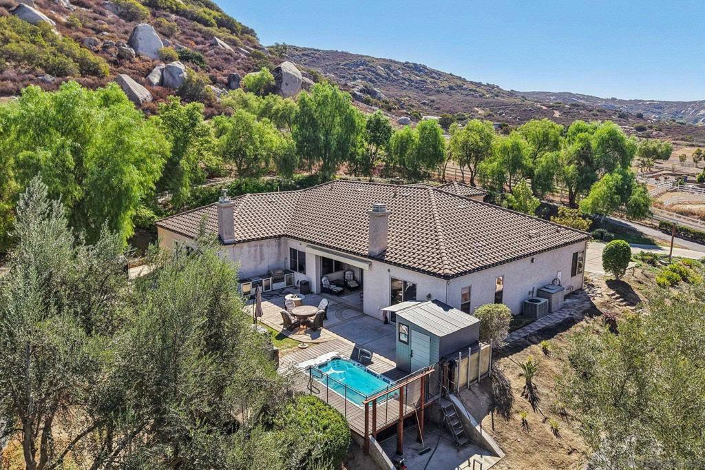 1485 Santa Fe Hills