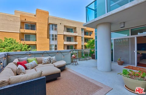 Photo of 13700 Marina Pointe Drive #317, Marina Del Rey, CA 90292 (MLS # 26105409)