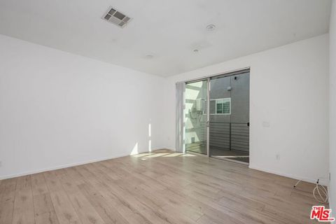 Tiny photo for 1183 CRENSHAW Boulevard #202, Los Angeles, CA 90019 (MLS # 25618847)