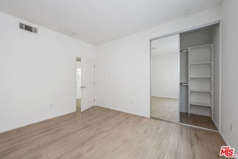 Tiny photo for 1183 CRENSHAW Boulevard #202, Los Angeles, CA 90019 (MLS # 25618847)