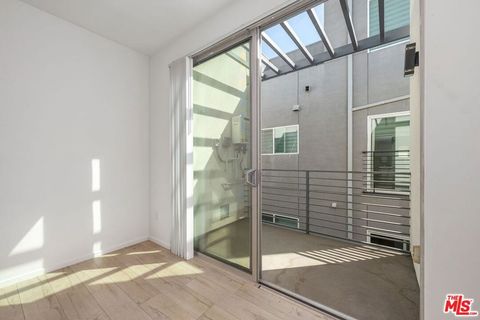 Tiny photo for 1183 CRENSHAW Boulevard #202, Los Angeles, CA 90019 (MLS # 25618847)