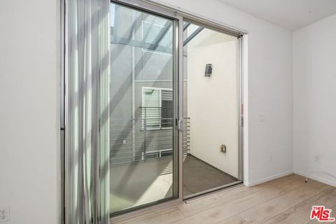 Tiny photo for 1183 CRENSHAW Boulevard #202, Los Angeles, CA 90019 (MLS # 25618847)