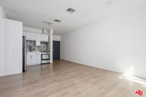Tiny photo for 1183 CRENSHAW Boulevard #202, Los Angeles, CA 90019 (MLS # 25618847)