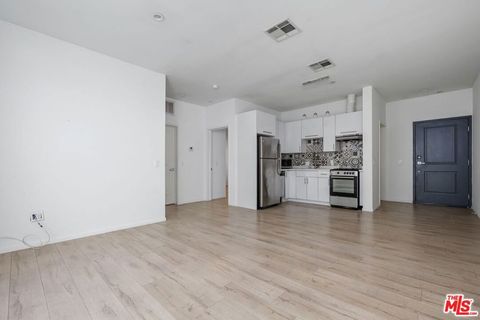 Tiny photo for 1183 CRENSHAW Boulevard #202, Los Angeles, CA 90019 (MLS # 25618847)