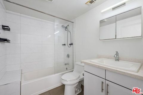 Tiny photo for 1183 CRENSHAW Boulevard #202, Los Angeles, CA 90019 (MLS # 25618847)