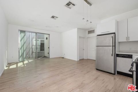 Tiny photo for 1183 CRENSHAW Boulevard #202, Los Angeles, CA 90019 (MLS # 25618847)