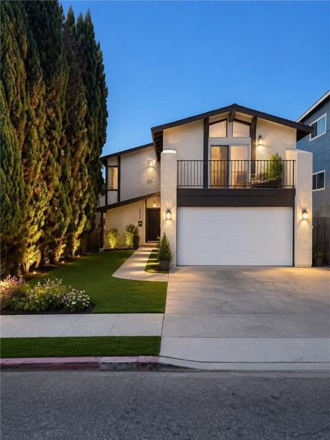 Photo of 845 2nd Street, Hermosa Beach, CA 90254 (MLS # PV26202907)