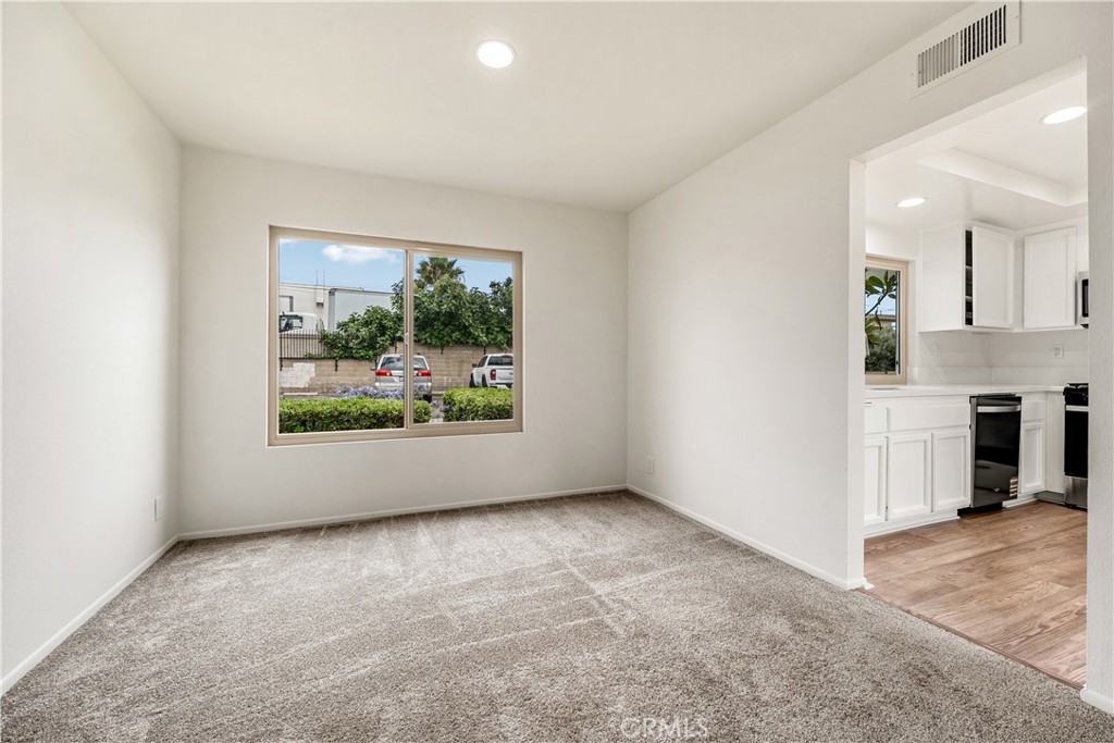 1074 E La Habra