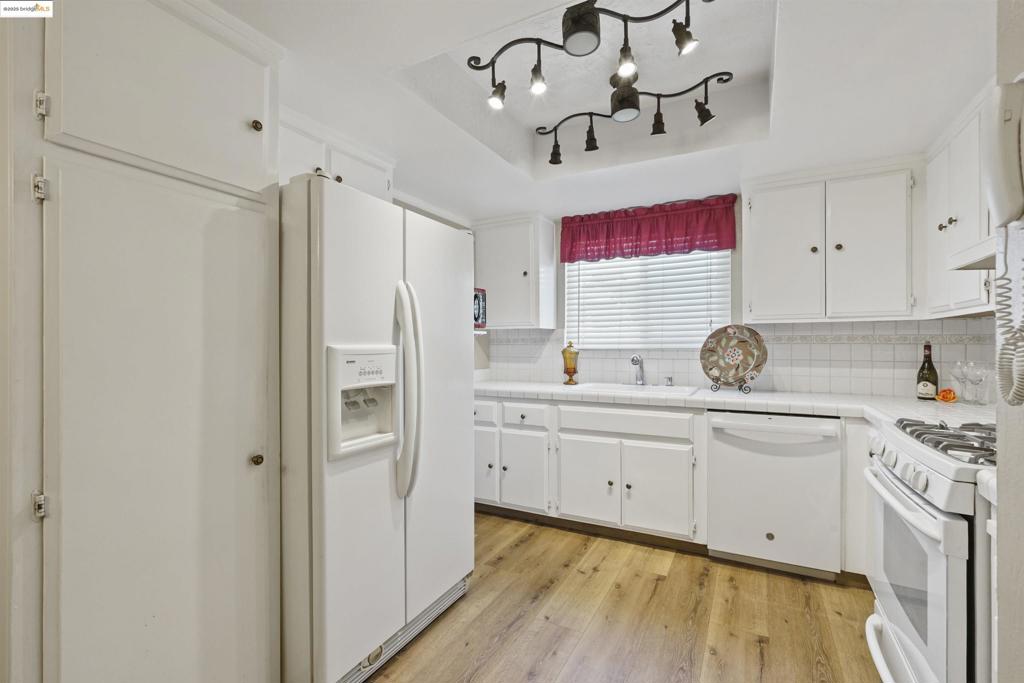Properties 4 1105 Mission Dr