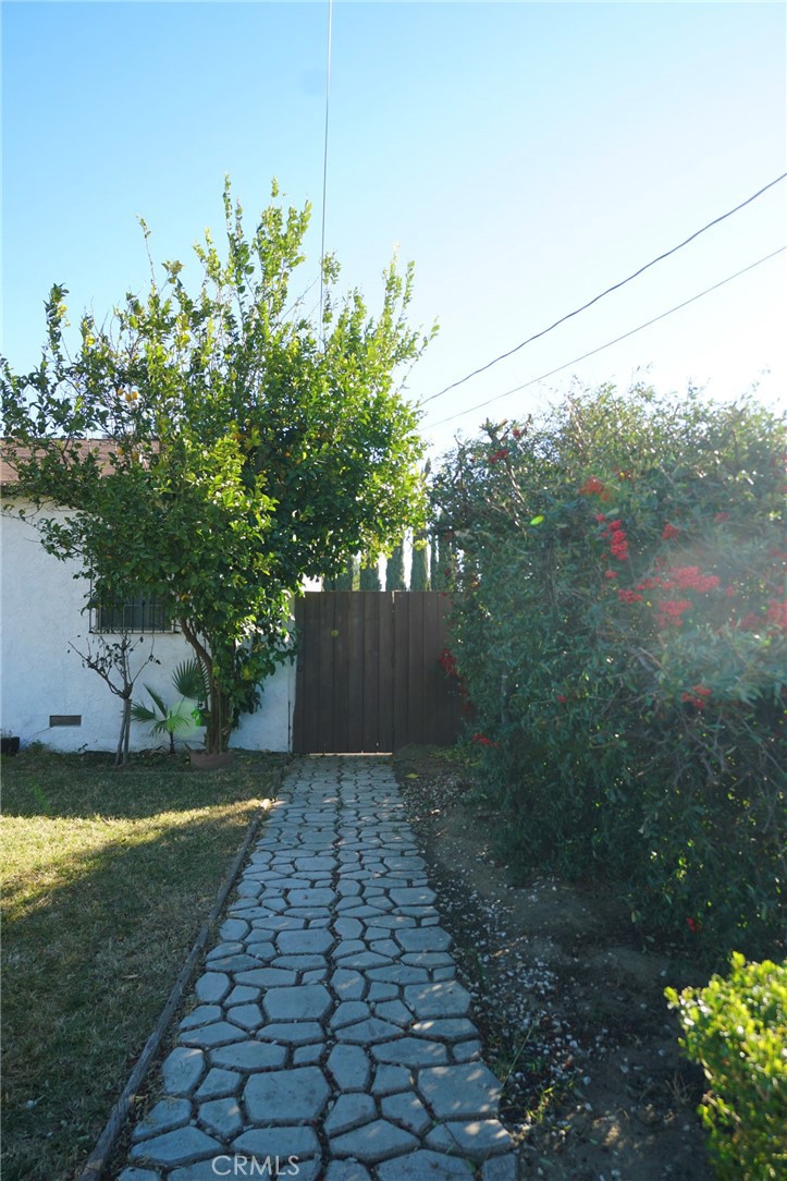 8937 Palmetto Avenue