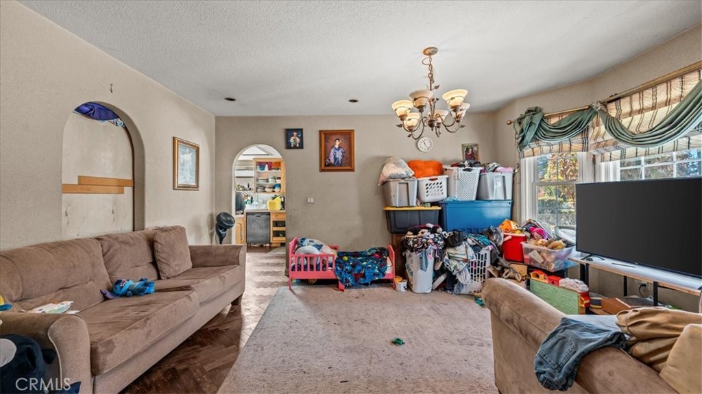 2681 Valencia Avenue