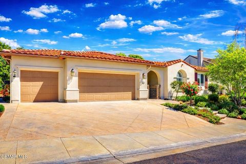 Photo of 958 Westbluff Place, Simi Valley, CA 93065 (MLS # 226001638)