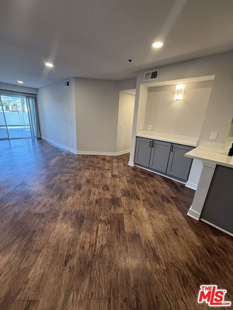 Photo of 7660 Beverly Boulevard #112, Los Angeles, CA 90036 (MLS # 25625383)