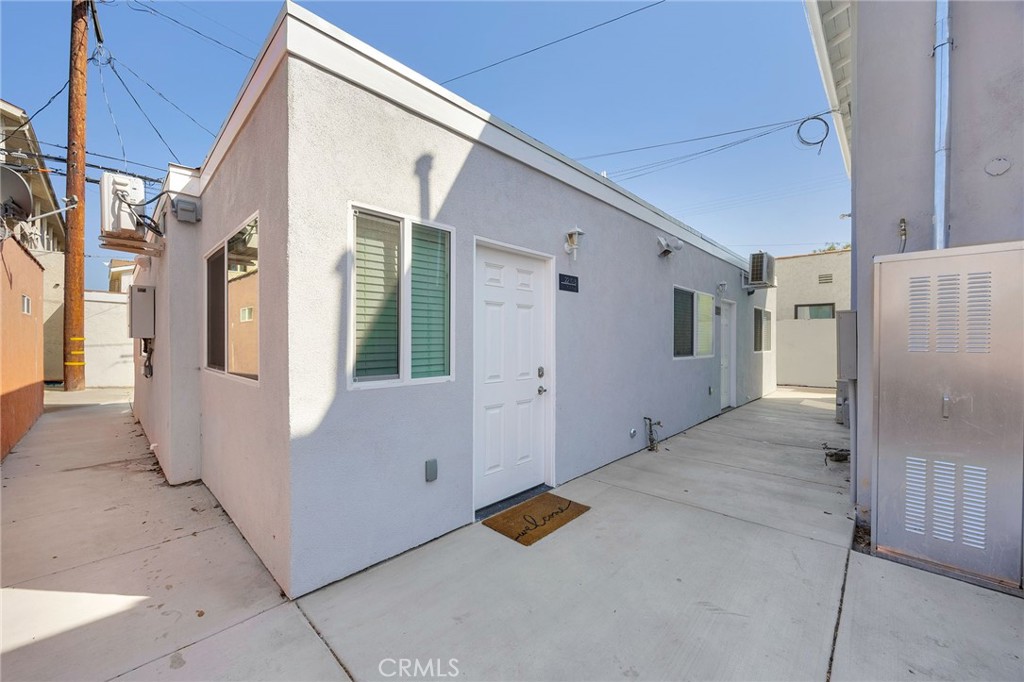 Wrigley Area (WR) - Residential Income