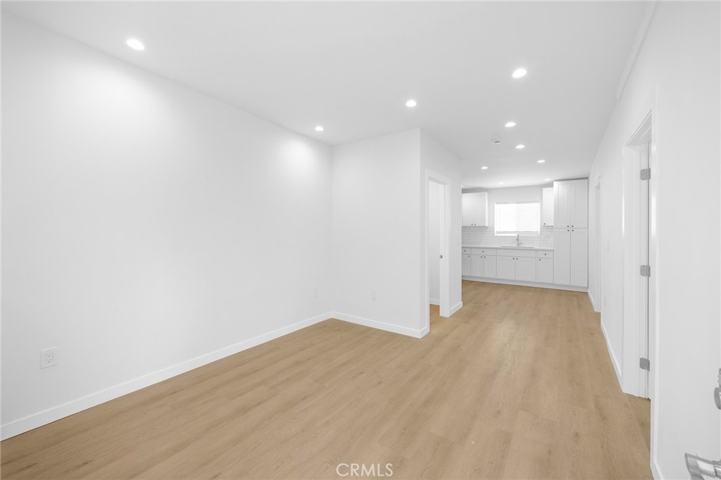 Wrigley Area (WR) - Residential Income