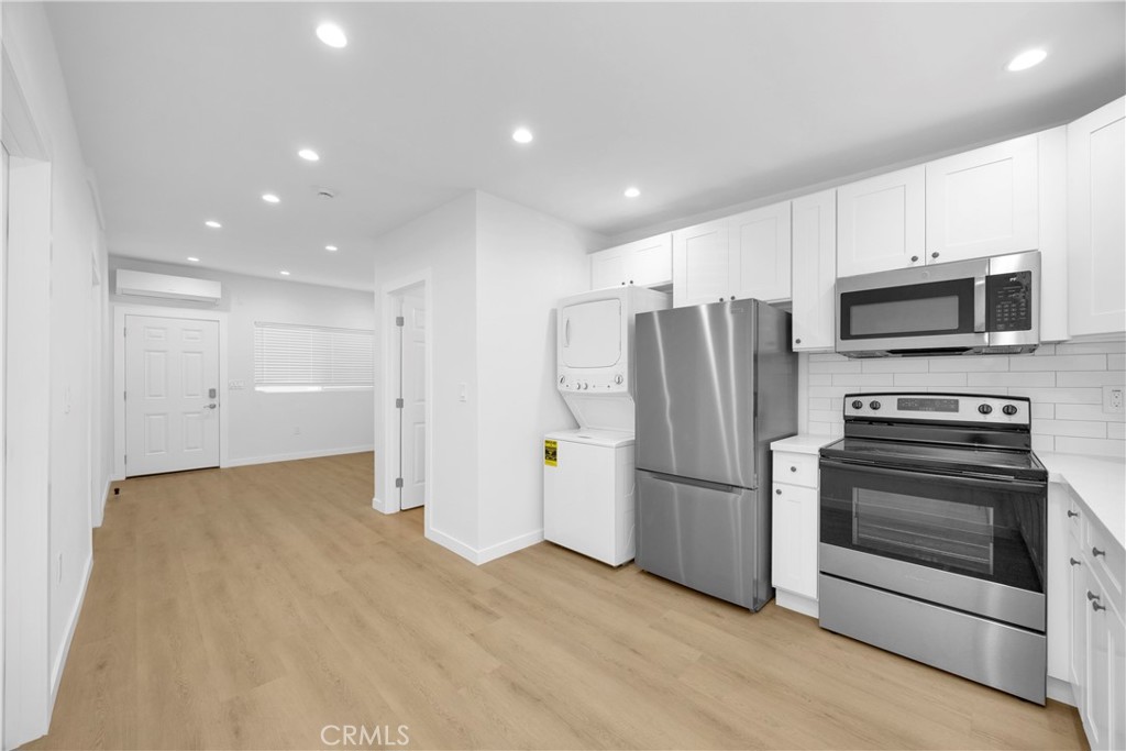 Wrigley Area (WR) - Residential Income