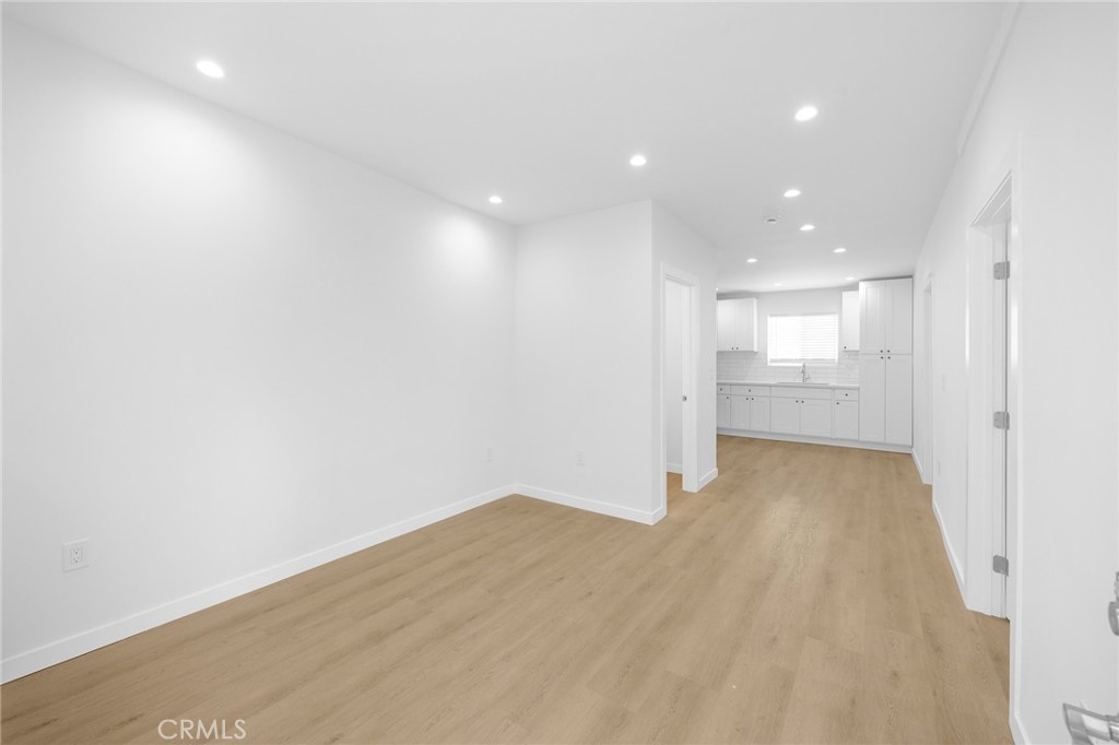 Wrigley Area (WR) - Residential Income