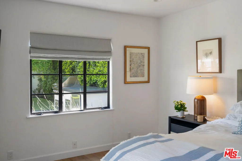 Santa Monica, California 90402, United States, 3 Bedrooms Bedrooms, ,3 BathroomsBathrooms,Residential,Active,228222