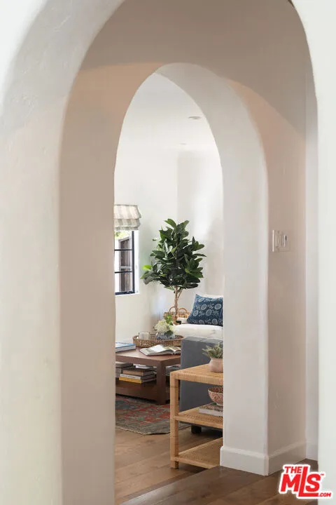 Santa Monica, California 90402, United States, 3 Bedrooms Bedrooms, ,3 BathroomsBathrooms,Residential,Active,228222