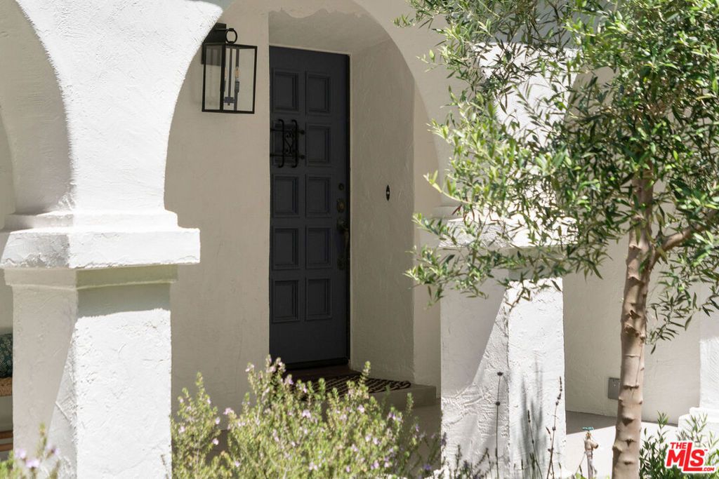 Photo of 511 9th Street, Santa Monica, CA 90402 (MLS # 25541093)