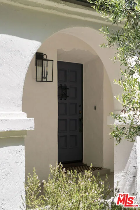 Santa Monica, California 90402, United States, 3 Bedrooms Bedrooms, ,3 BathroomsBathrooms,Residential,Active,228222