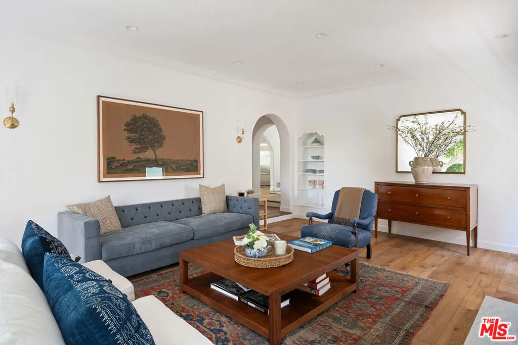 Santa Monica, California 90402, United States, 3 Bedrooms Bedrooms, ,3 BathroomsBathrooms,Residential,Active,228222