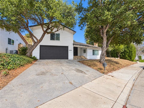 Photo of 23525 Arlen Drive, Newhall, CA 91321 (MLS # CV26219573)
