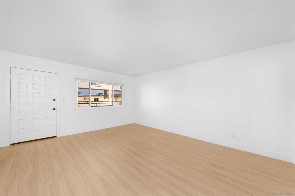 1030 Robinson Ave 205