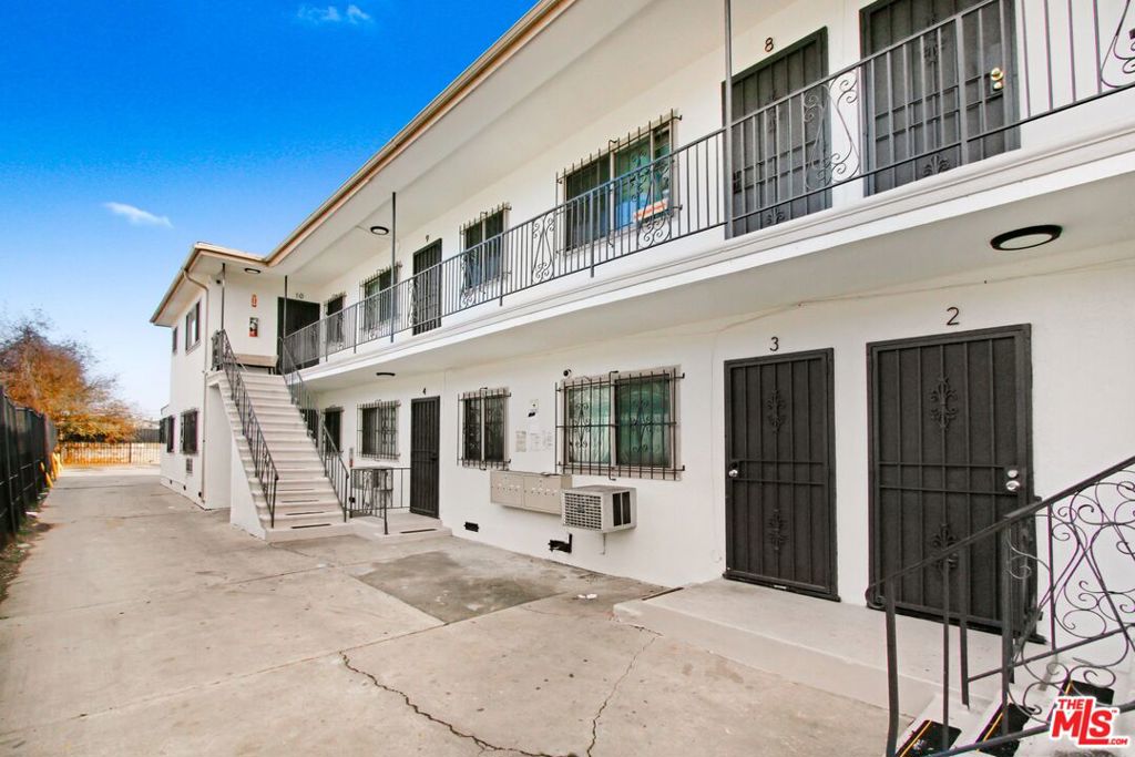811 W 97th Street