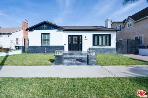 Photo of 4210 Palmero Boulevard, Los Angeles, CA 90008 (MLS # 26654955)