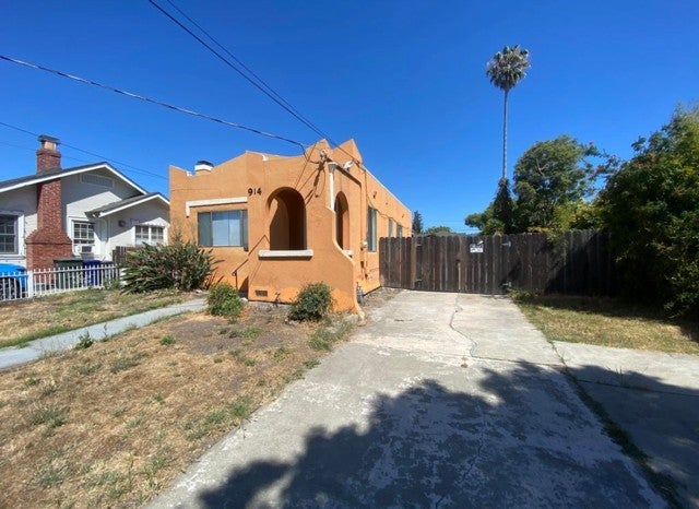 914 Alice AVE