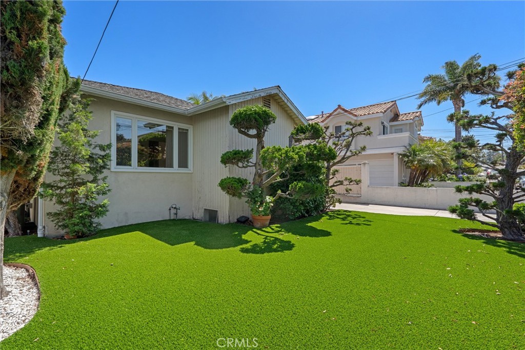 2012 Perry Avenue