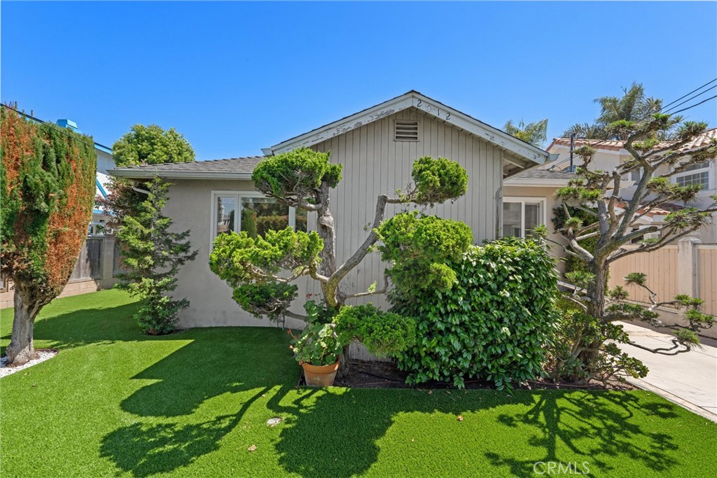 2012 Perry Avenue