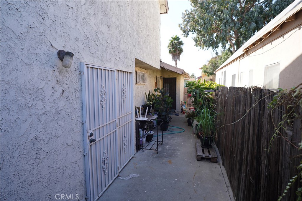 1050 Molino Ave Avenue