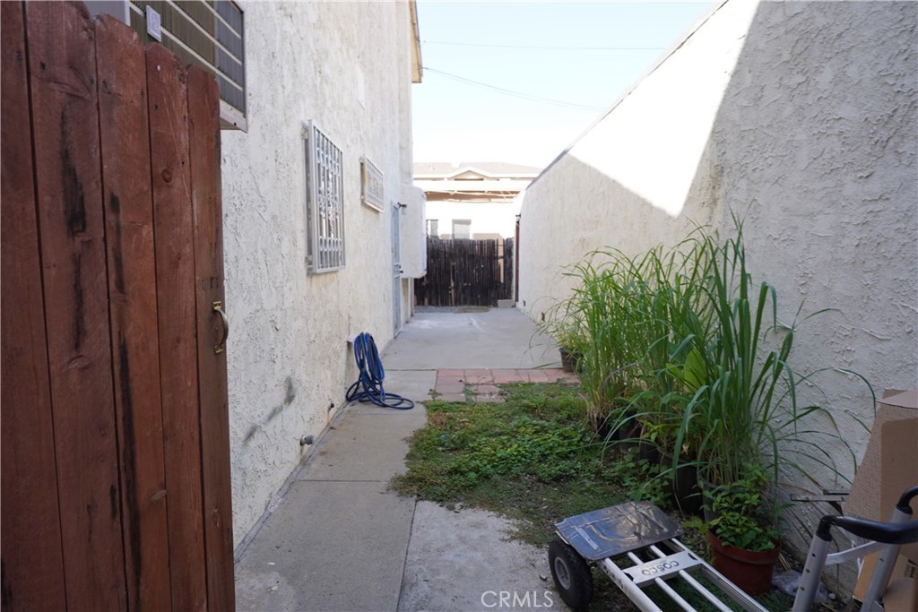 1050 Molino Ave Avenue