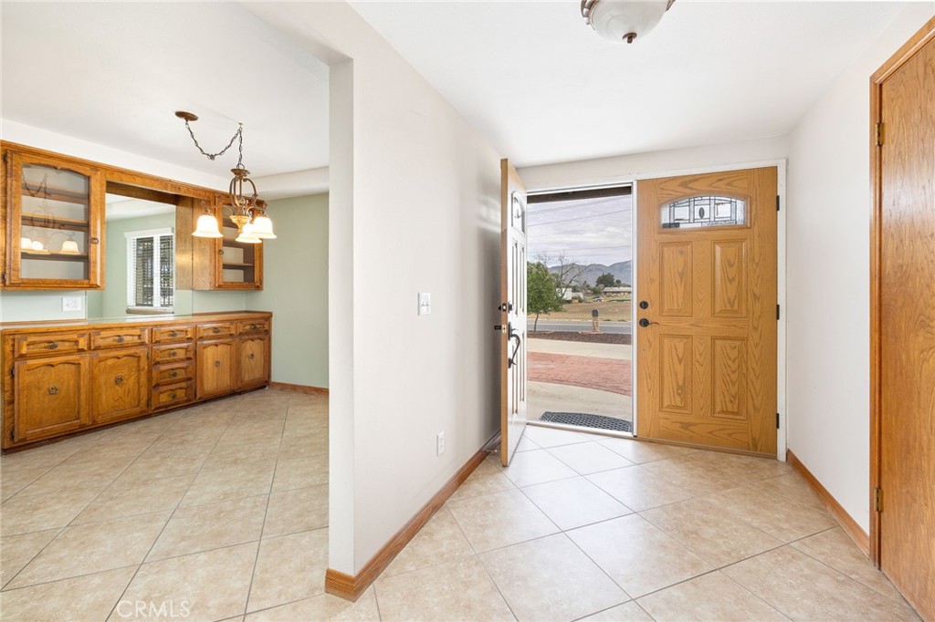 42325 Whittier Avenue