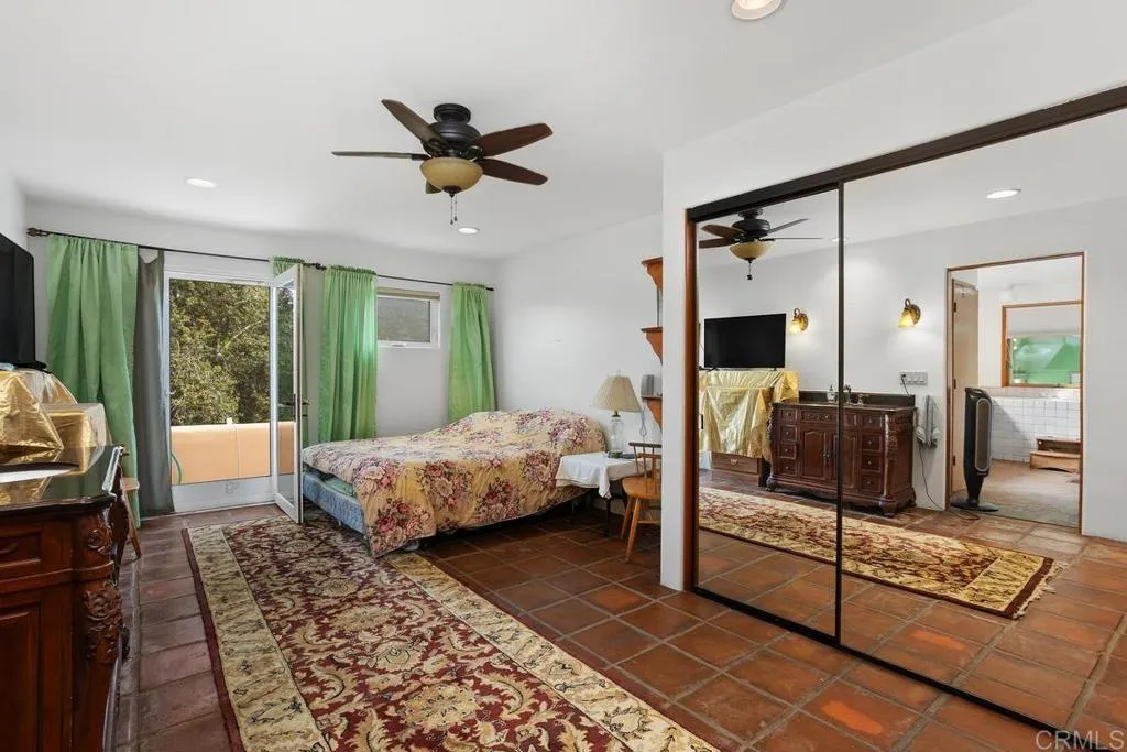 Fallbrook, California 92028, United States, 5 Bedrooms Bedrooms, ,2 BathroomsBathrooms,Residential,Active,224809