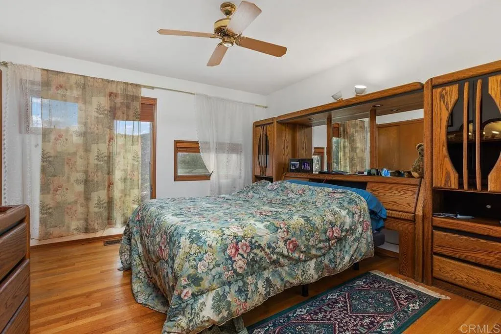 Fallbrook, California 92028, United States, 5 Bedrooms Bedrooms, ,2 BathroomsBathrooms,Residential,Active,224809