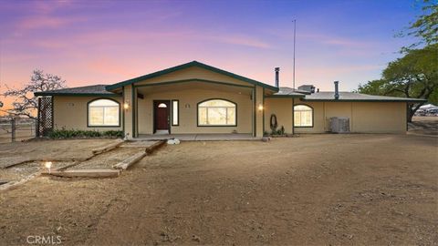 Photo of 9475 Central Rd, Apple Valley, CA 92308 (MLS # IG26069811)