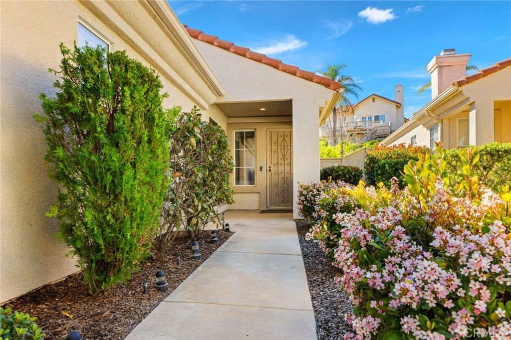 Photo of 40609 Corte Albara, Murrieta, CA 92562 (MLS # IV26063088)