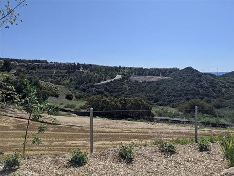 Photo of 30 COYA Trail, Chatsworth, CA 91311 (MLS # SR26082163)