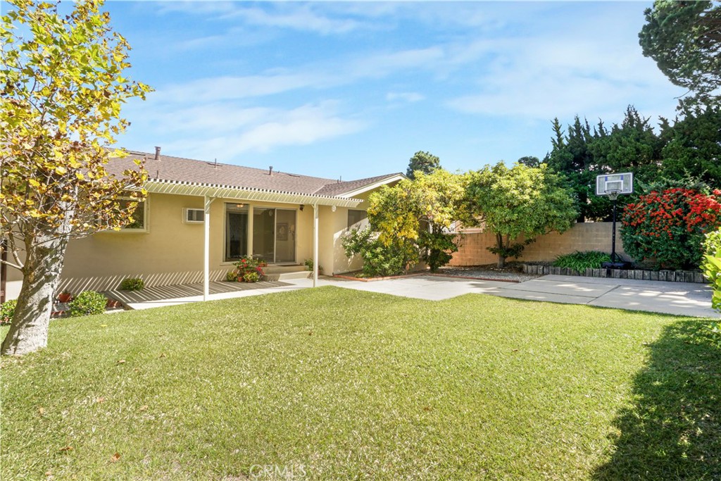 27415 Larchbluff Drive