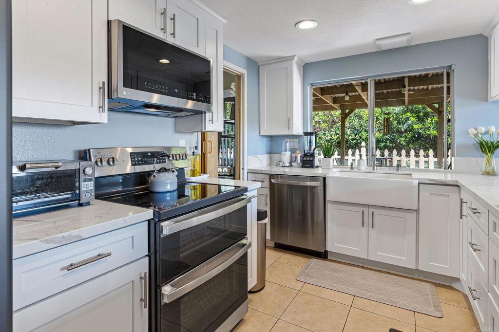 10065 Canyonview Court