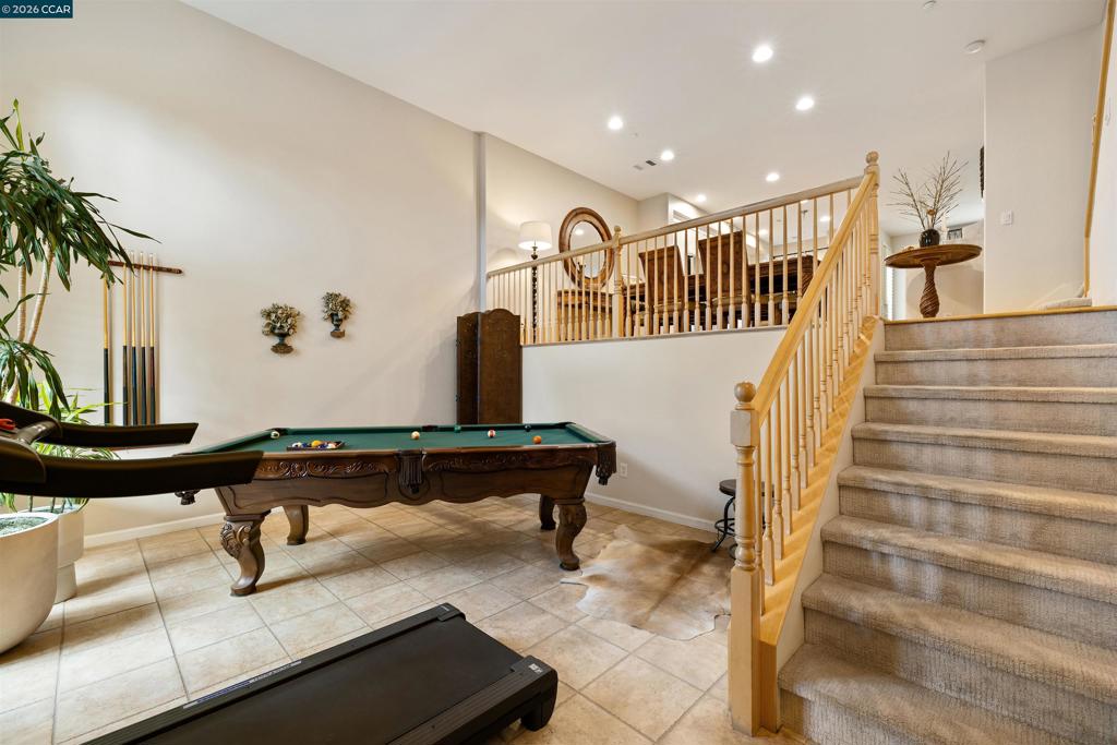 2464 2464 Millstream Ln