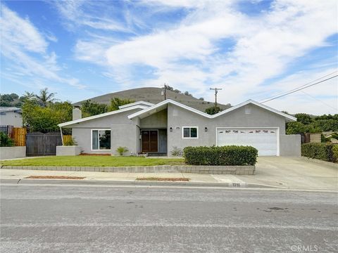 Photo of 1315 Ameluxen Ave, Hacienda Heights, CA 91745 (MLS # TR25254429)