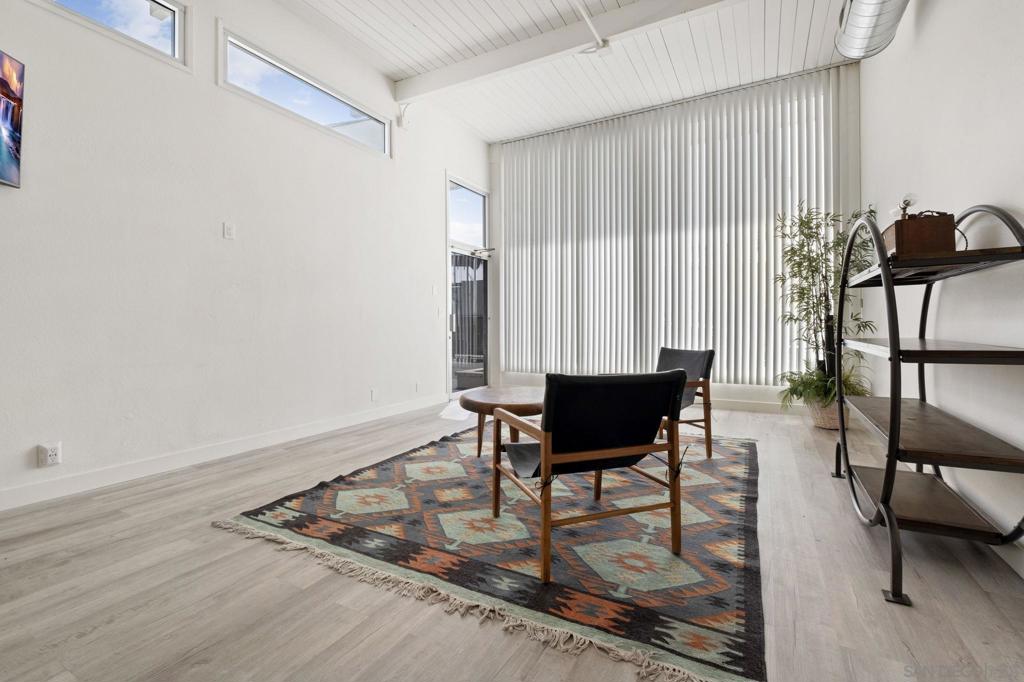 555 E 3rd