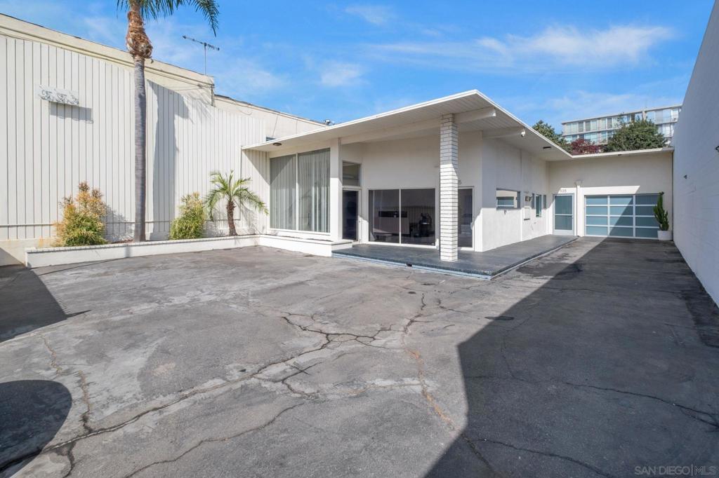 555 E 3rd