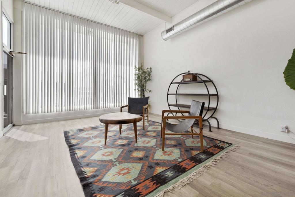 555 E 3rd