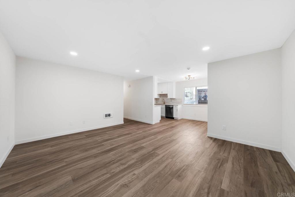 3825 Van Dyke Ave Apt 3