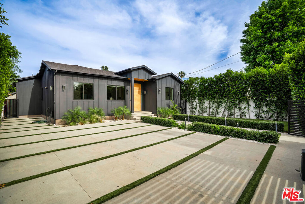 6154 Laurelgrove Avenue